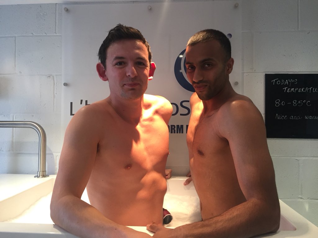 samkibble87's tweet photo. @DMUVC @DmuJack @TGuice8 @wmeasures Me and Niks have just been into @LboroCryoSpa #freezinghell https://t.co/YeqF6CTGXg
