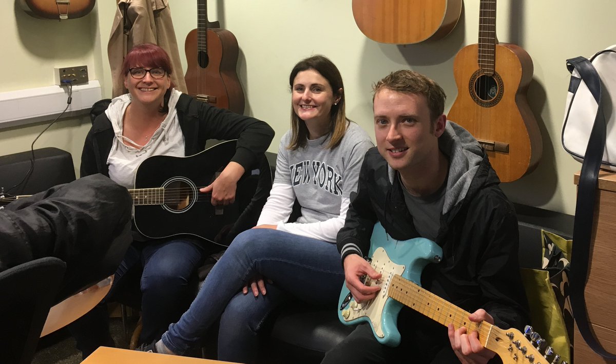 archerproject's tweet photo. Today BT helped serve #food in the kitchen and sort #harvestdonations. They even played the guitar this afternoon #CAP #homelessness https://t.co/kHbe0TgnGY