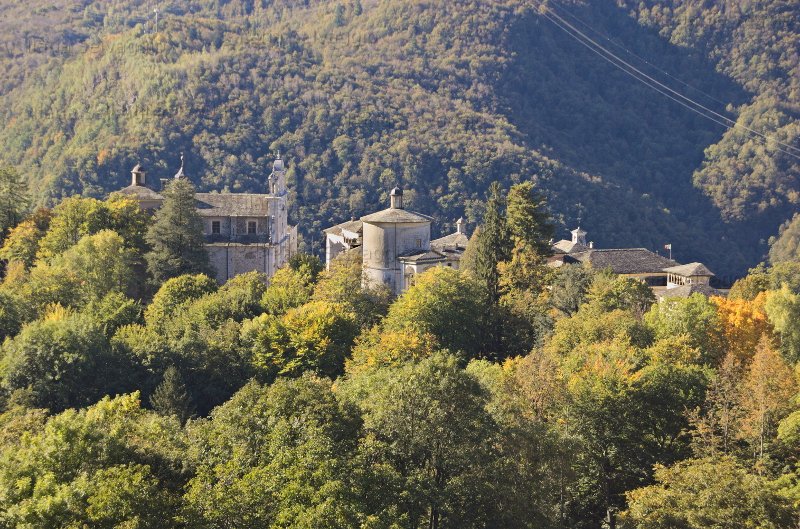 sesiaSV's tweet photo. Domenica 15, escursione d'autunno fra sacro e geologia #Valsesia #Varallo #geoparco #SesiaValGrande  @ATLValsesiaVC
https://t.co/jqLxte9r5I https://t.co/4RJzfHDcaB