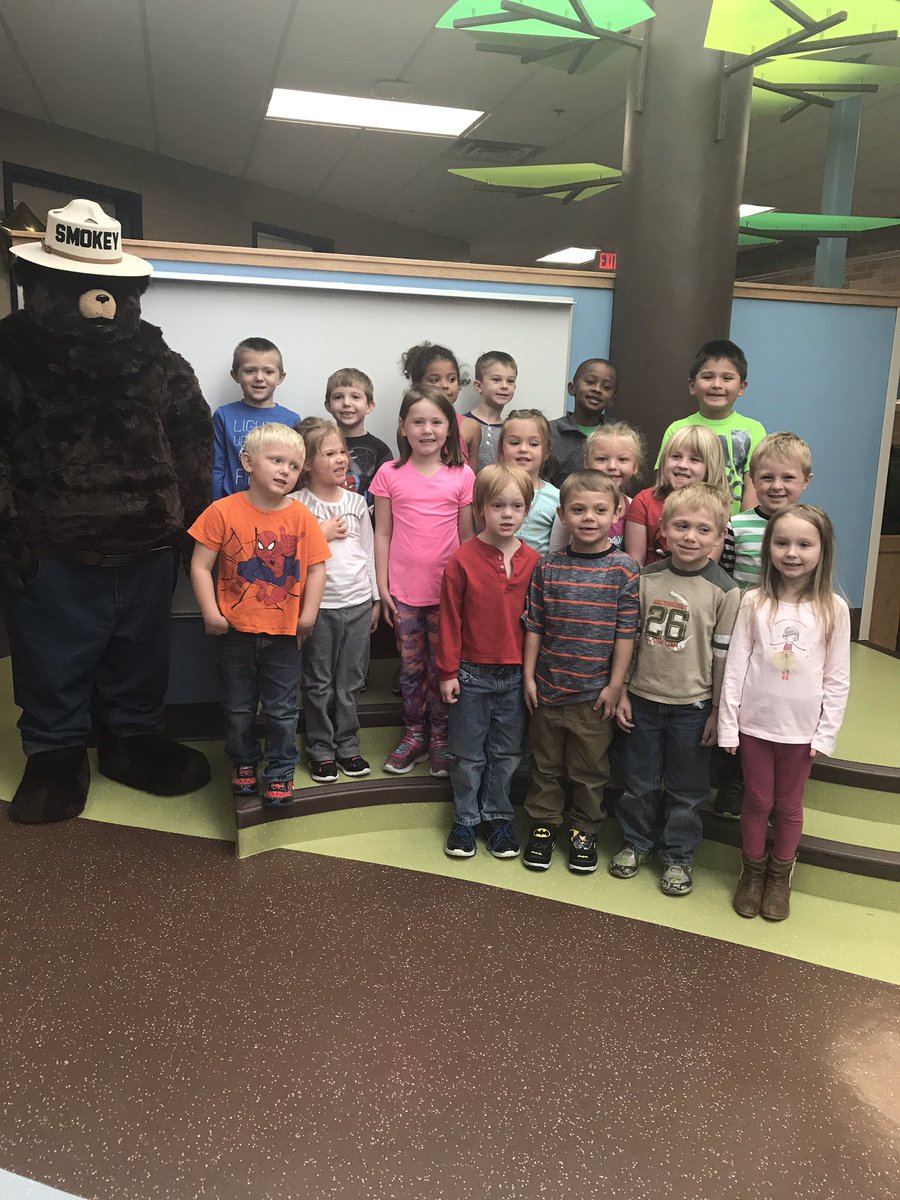 lbergy65's tweet photo. Room 114A enjoyed learning about fire safety from Smokey Bear. https://t.co/FT53lZm0Fl
