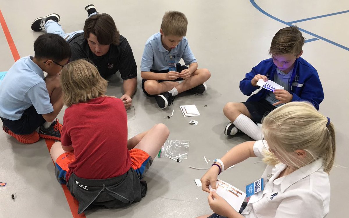 TCATrojans's tweet photo. LS STEM Club had a blast learning about circuits and they loved having the having the US STEM students lead their teams! #MoreAtTCA https://t.co/8o7BLDiC0o