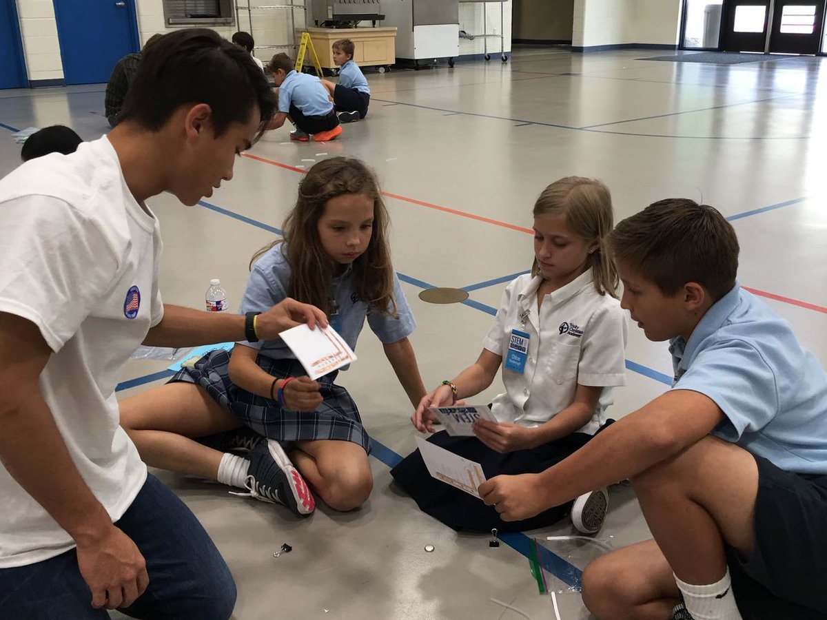 TCATrojans's tweet photo. LS STEM Club had a blast learning about circuits and they loved having the having the US STEM students lead their teams! #MoreAtTCA https://t.co/8o7BLDiC0o