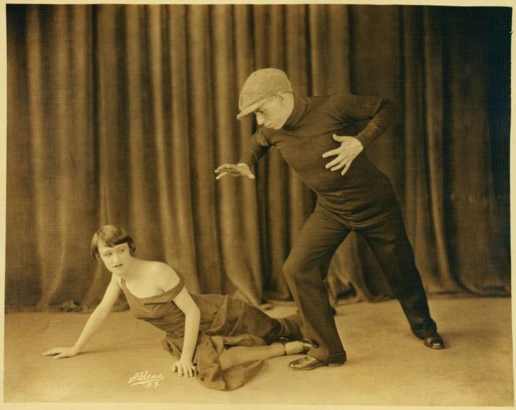 SteampunkChi's tweet photo. The Apache Dance https://t.co/0Hp4RxK48j https://t.co/L4Khn0ptNM