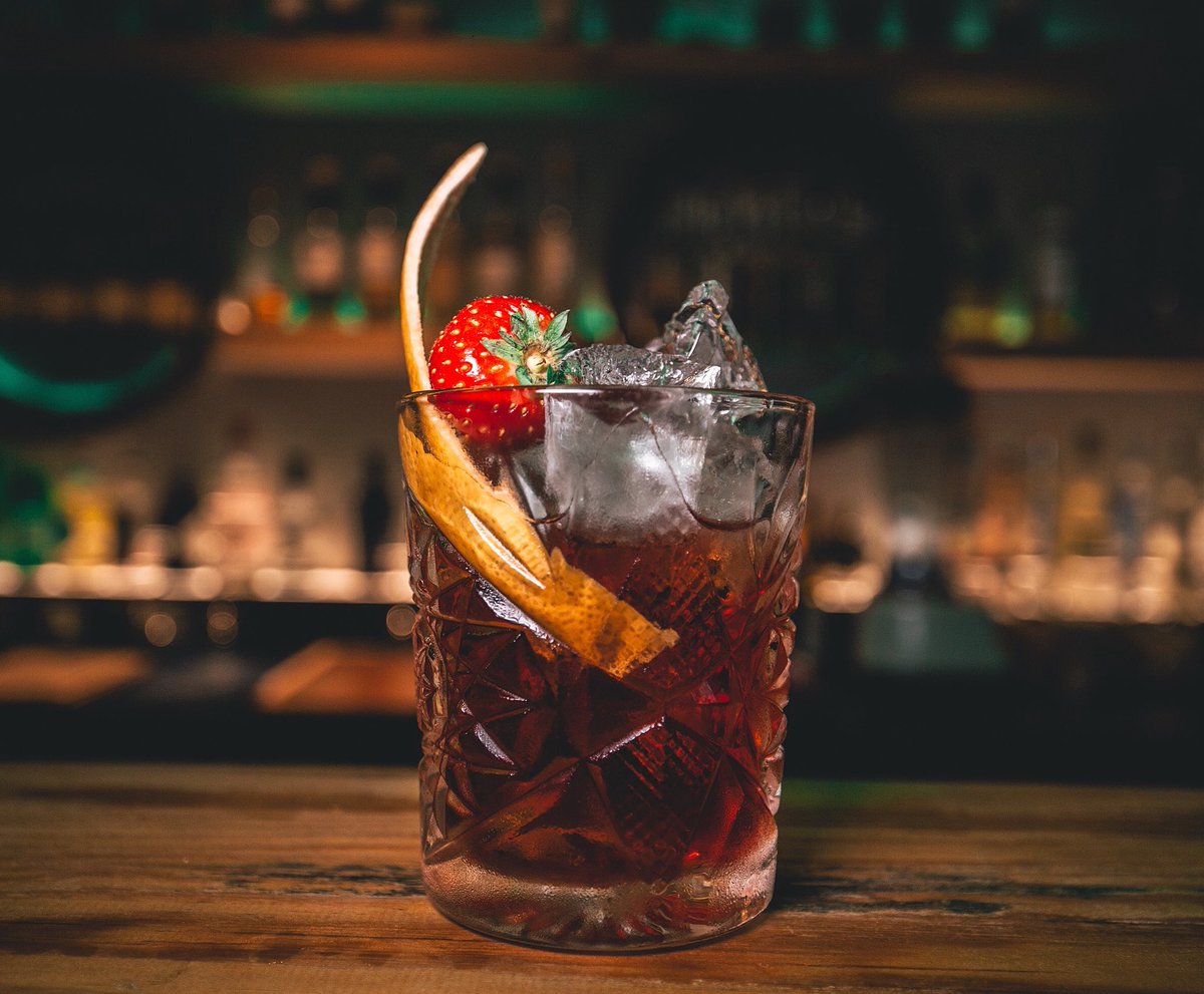 The ‘Cask Aged Negroni’ part of our new Vintage Rooms Menu...Friday please <a href="/ThePloughInn_/">The Plough Inn</a> !!🍸🍸🍸🍸