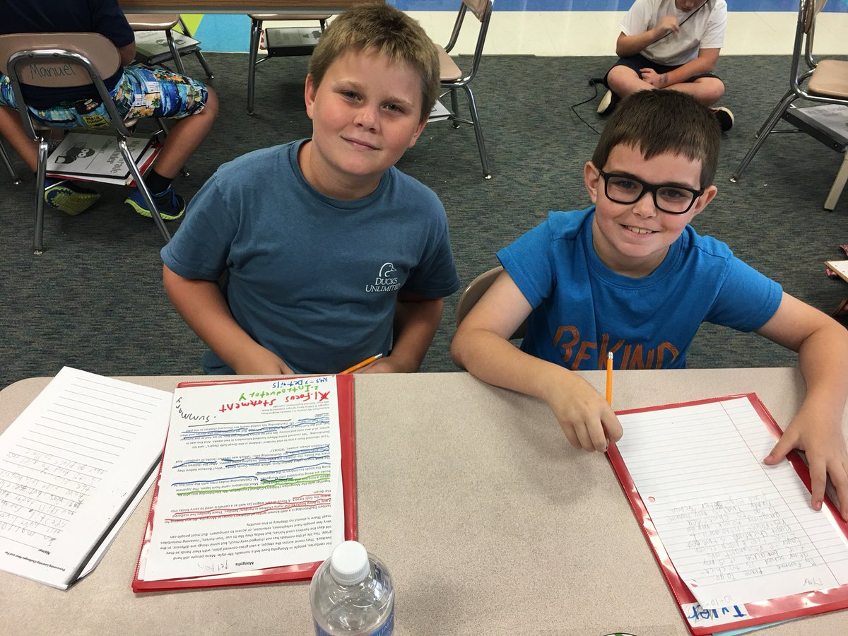 simo_mrs's tweet photo. Literacy rotations #informativeparagraphs #peer-critique https://t.co/KjP4iALv8q