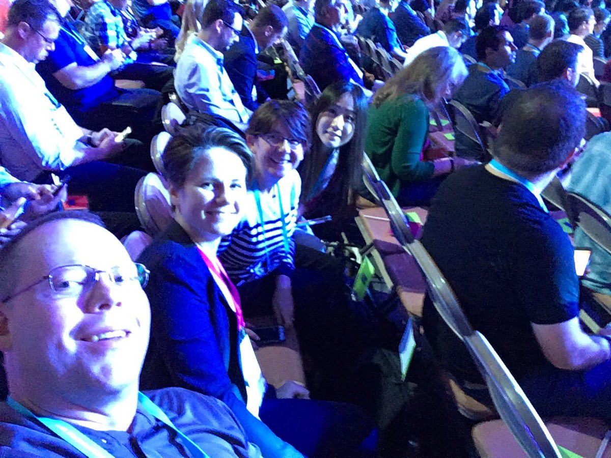 OlgaTsubiks's tweet image. Ready for #Data17 with #DataForACause people! #tableau @RichrdCranium69 @katebrown_5 @databutterfly