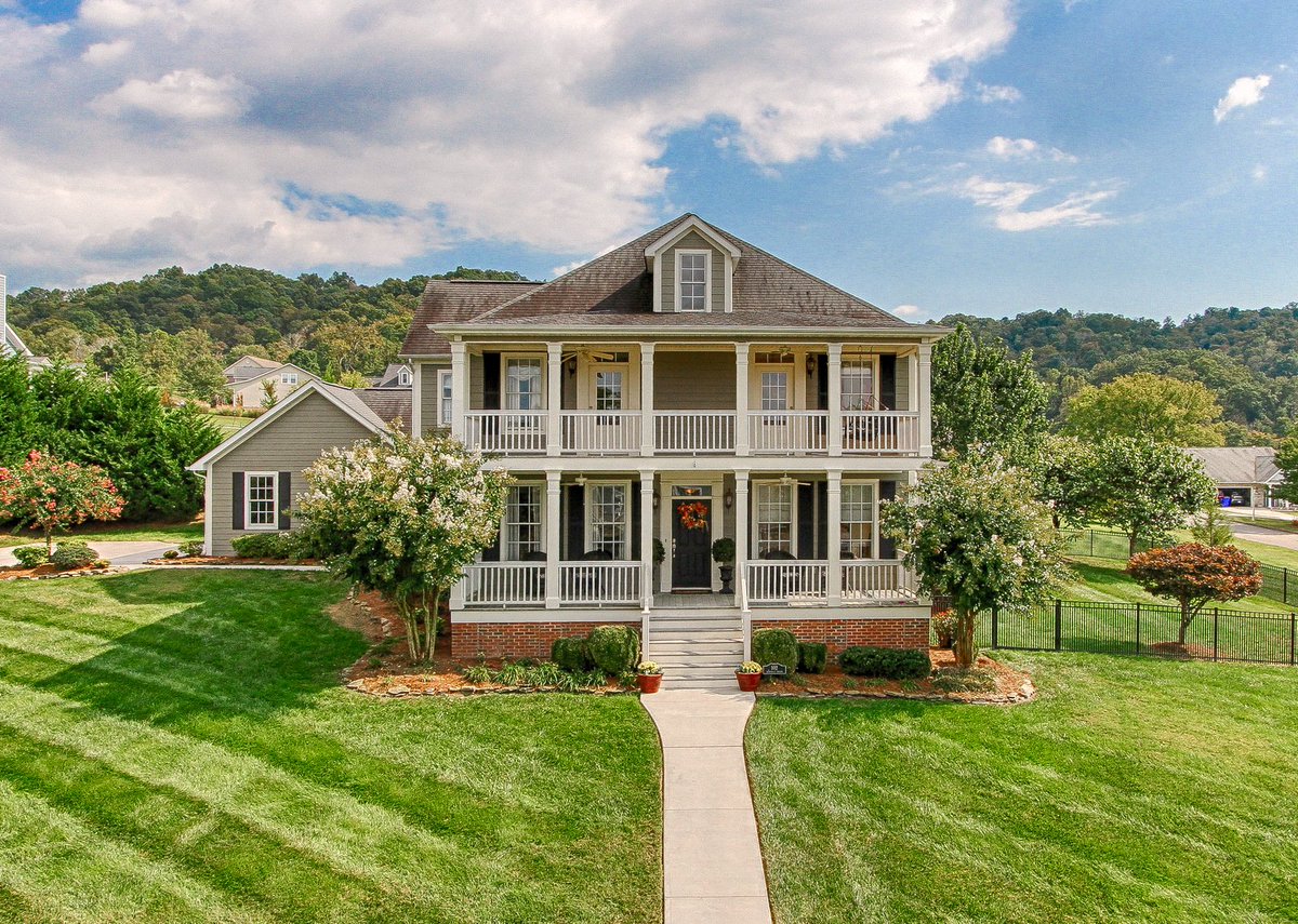 AllianceSIR's tweet photo. Extraordinary Property of the Day | New Listing #expansiveviews #coveredporches #EPOTD #EastTennessee #Extraordinary
https://t.co/vJKQPdWOBP https://t.co/ztZac3ost6