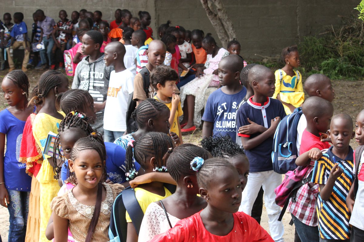 ecolespies's tweet photo. Rentrée des classes à #EPSainteThérèse de Sokone.
Bonne année. https://t.co/N4kBWuaOOP