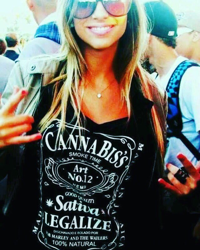 CannaFoodFest's tweet photo. Killin it 😎😉

#cannabis #cannabiscommunity #legalizeit #legalizeitalready #cannabischannel #cannabisculture #cannabissociety #cannabisgrowth https://t.co/IDQx21jcjh