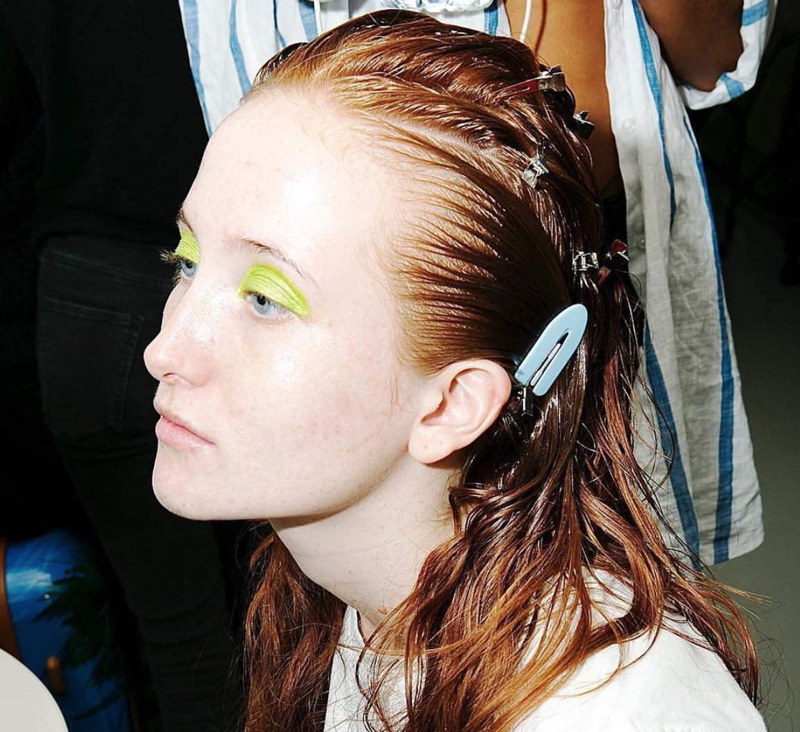 ForwardPR's tweet photo. Striking, bright eyes, designed &amp; executed by @AOFMakeup Pro for @JaynePierson's SS18 show over London Fashion Week. #makeup #aofmpro https://t.co/Pyj3jAwlfH