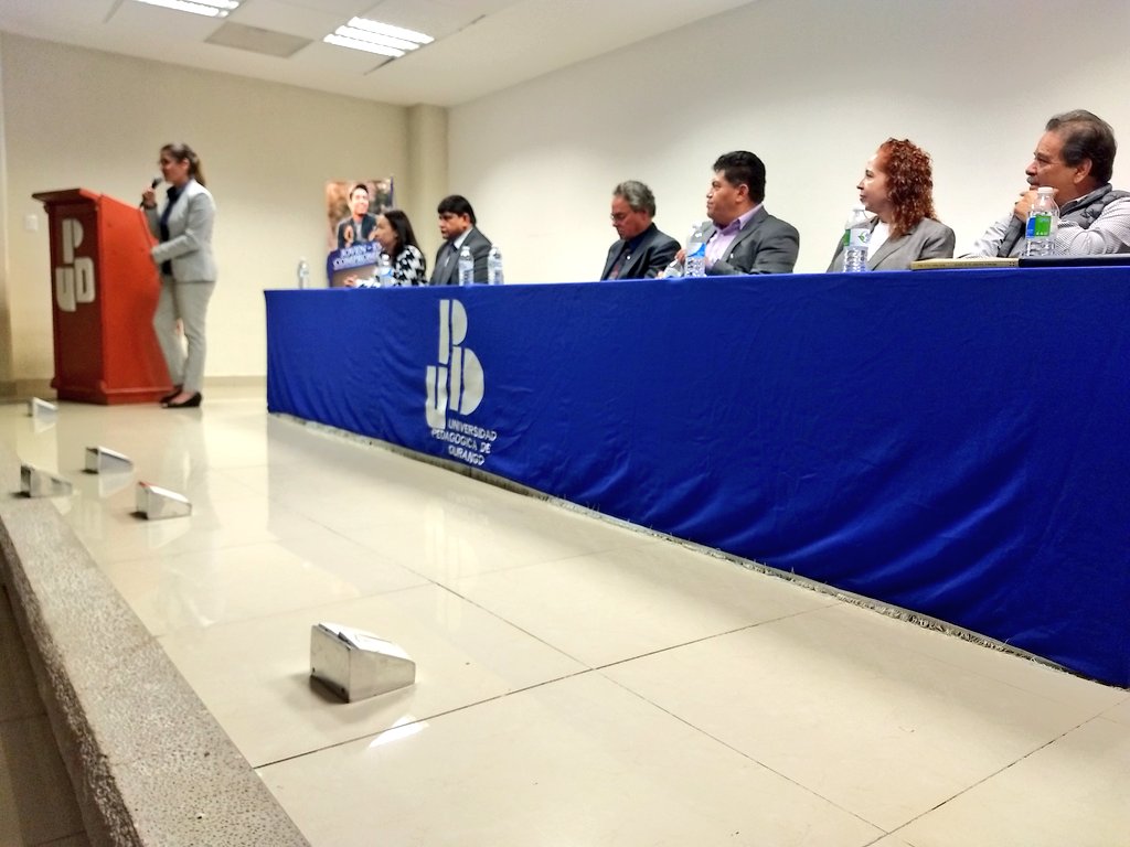 En estos momentos se firma el convenio entre #UPD <a href="/idea_redsocial/">IDEA</a> Jóvenes por un México Alfabetizado  #JovenEsCompromiso