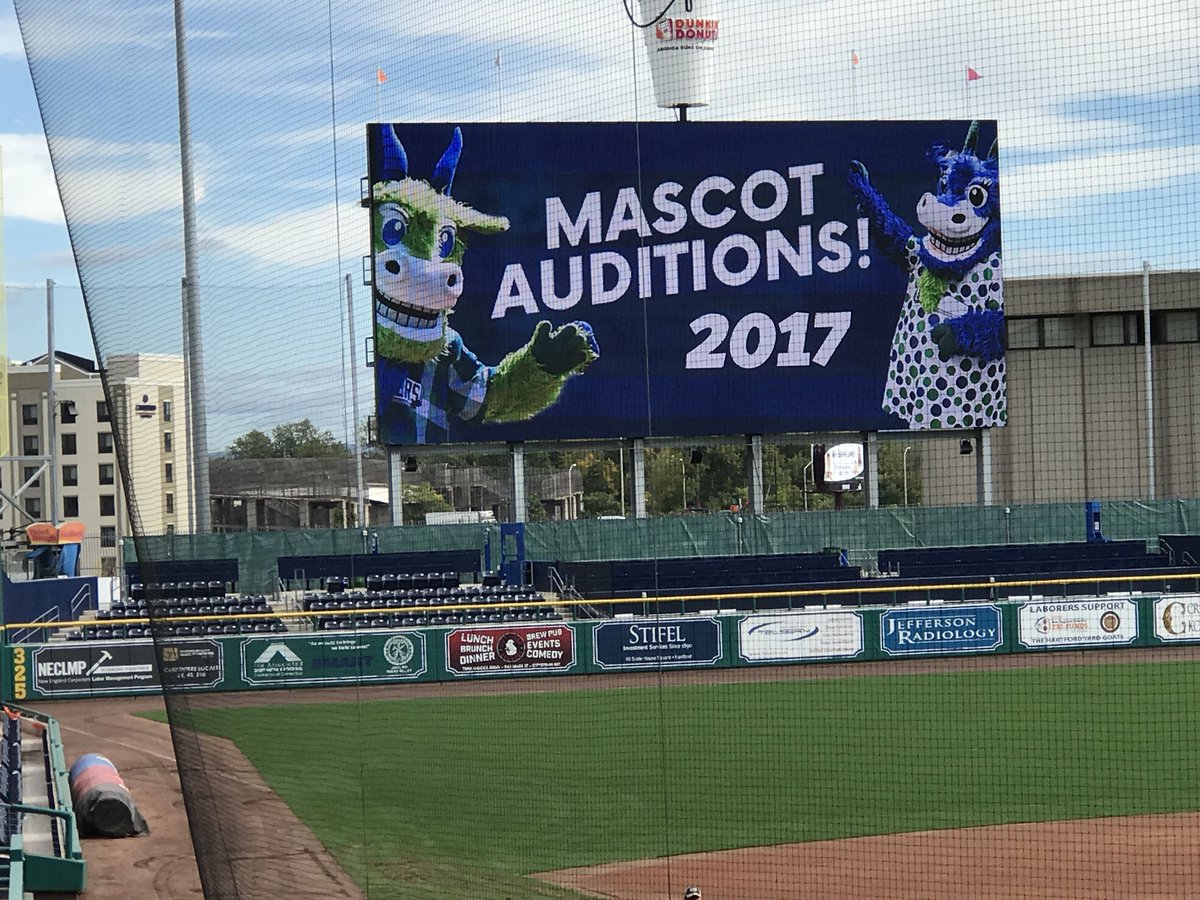 timrexx's tweet photo. Getting ready for @GoYardGoats mascot auditions today https://t.co/BawnZJcQuc
