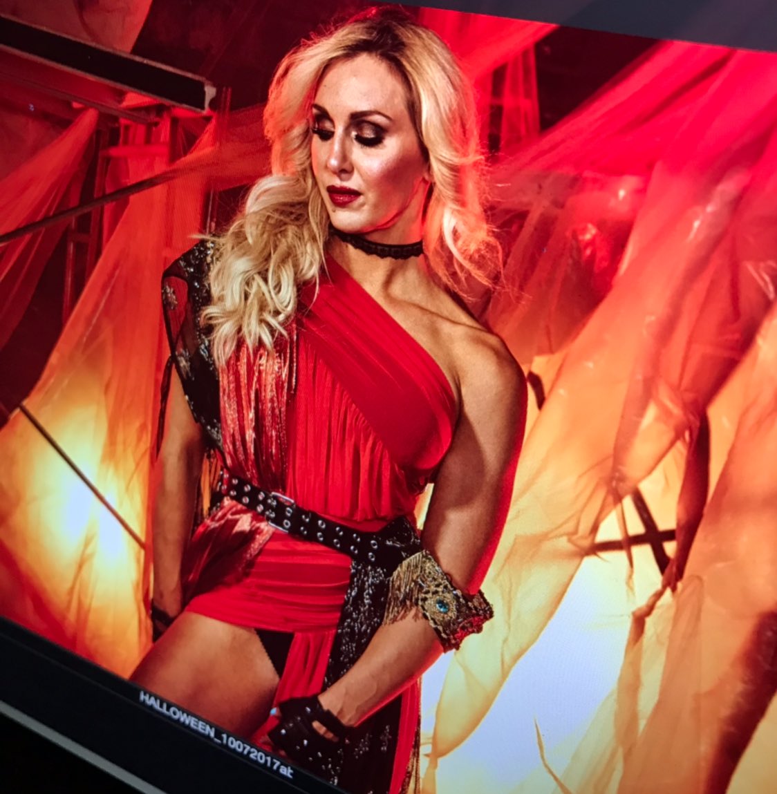 MsCharlotteWWE's tweet photo. r.e.v.e.n.g.e. 👑 https://t.co/LpfwAOymfs