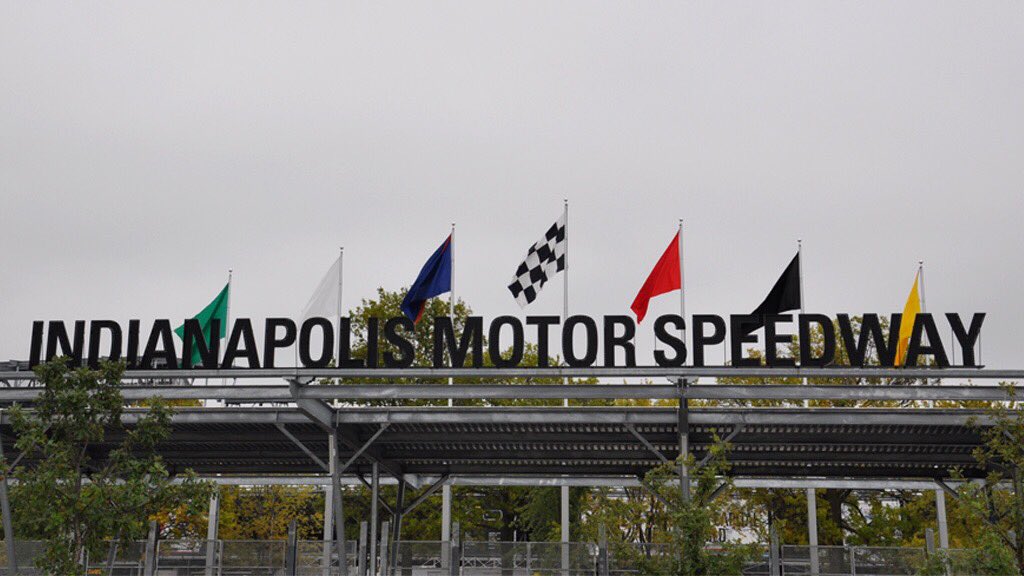 IMS's tweet photo. #AIRRACEHunt Hint #3: Be the first to come see us at the Gate 1 to claim your @RedBullAirRace π! βοΈ https://t.co/1gtXgLEyzf