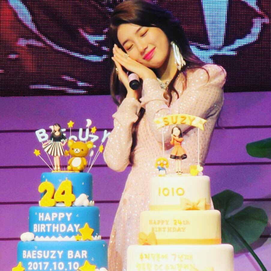 baesuzybar's tweet photo. [Instagram] 171010 skuukzky(@missA_suzy ) ins post "love u fans who came today💓can't forget this #loft "

#Suzy #baesuzy #수지 #배수지 https://t.co/AW2bfSfkri