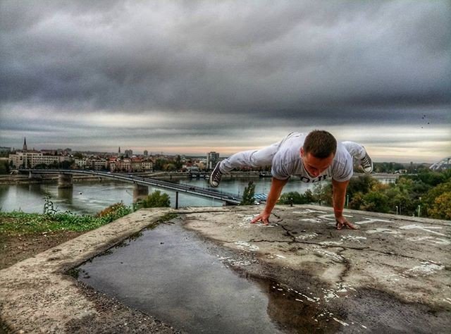 luis_vdev's tweet photo. Reposting @nikola_loncarevic:
1st place @ competition organised by @barstrong_official
.
.
.
.
#NoviSad #blswapparel #streetworkout #BLSW https://t.co/EeHSzBO3UK