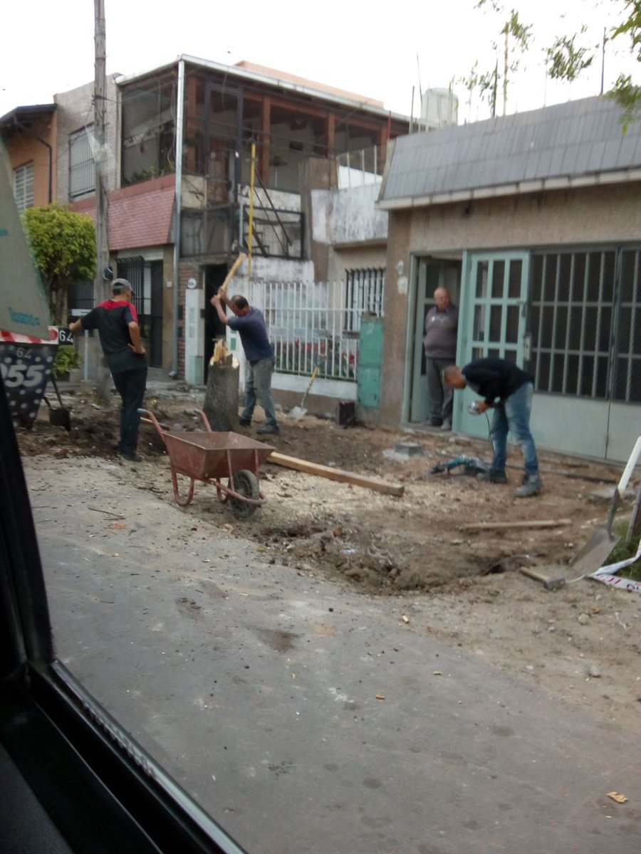 Silvi_AmoresSR's tweet photo. Por favor @nicoocordero se puede hacer algo al respecto?
BALCARCE 5450 https://t.co/IySPG13Un5