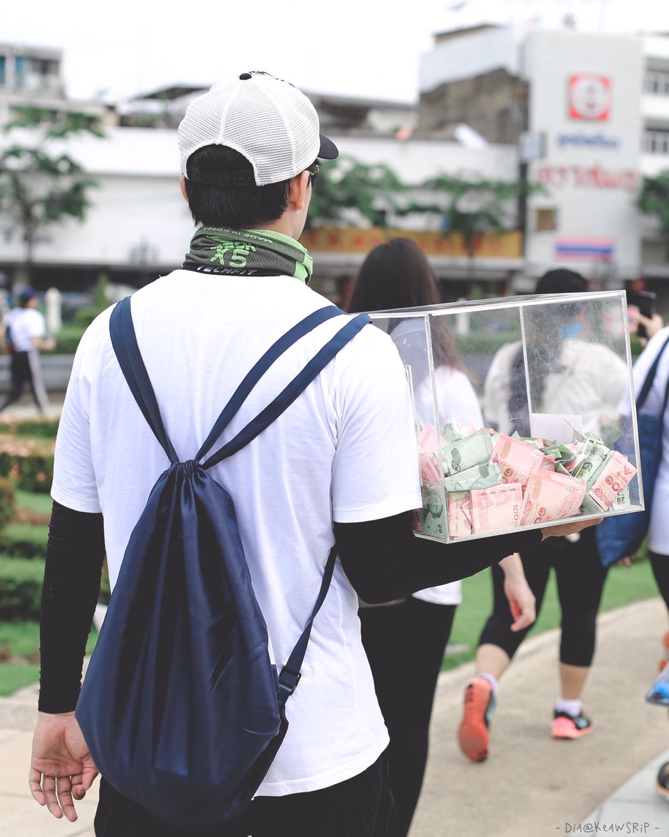 keawsrip's tweet photo. หมอก้อง-พี่ลูกเกด-คุณแมงมุม 👍🏻 #เก็บตก #walkforlifeth #ก้าวเพื่อชีวิต https://t.co/sq5WiI6Gem