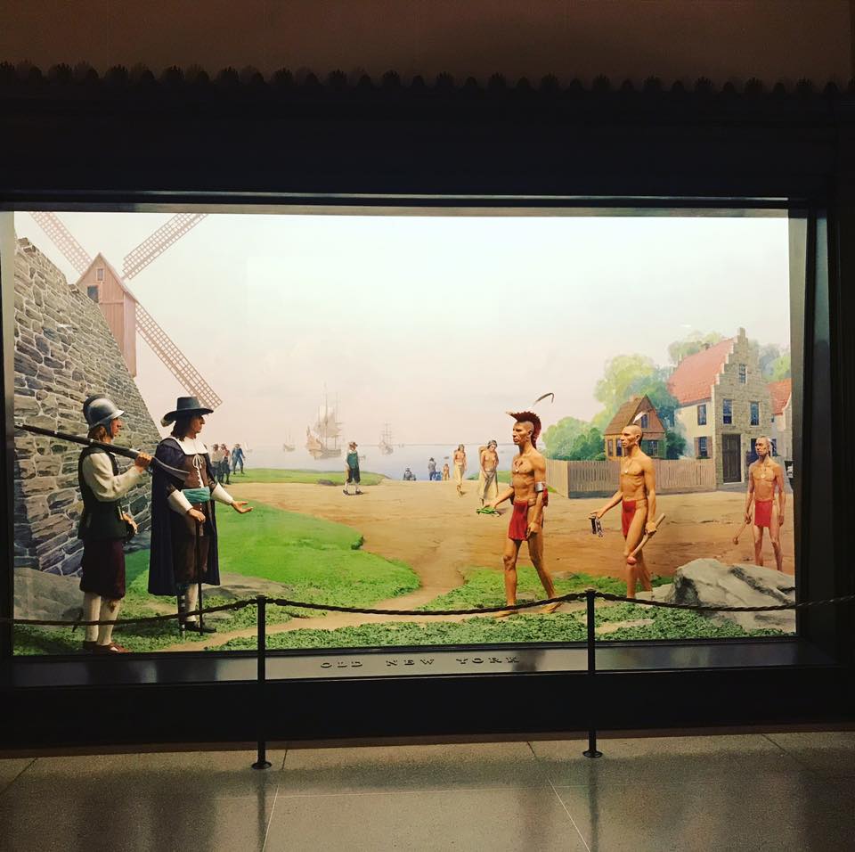 #NYC: Indigenous rights activists from <a href="/decolonize_this/">DecolonizeThisPlace</a> &amp; their supporters across town stormed the American Museum of Natural History, conducting a boisterous  “Anti-Columbus Day Tour.” bit.ly/2i0Sw2r #ColumbusDay