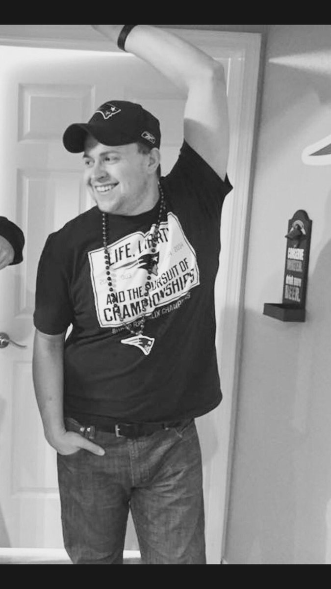 pinktutuxoxo's tweet photo. @RedwingKyle19 in all his pats gear before the super bowl. He swears the beads were cursed! #voodoobeads #patswon #epiccomeback #hunk https://t.co/x57SKmEVDS