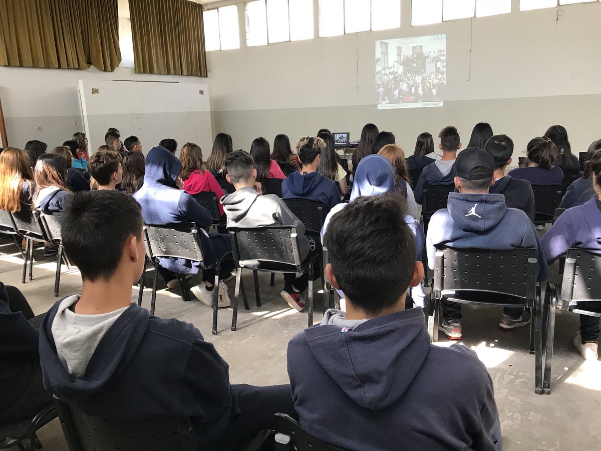 sm_juventud's tweet photo. Gracias a todos por participar del cine-debate. Sigamos reivindicando siempre  la lucha de aquellos estudiantes y con memoria! https://t.co/D7YApRTAsv