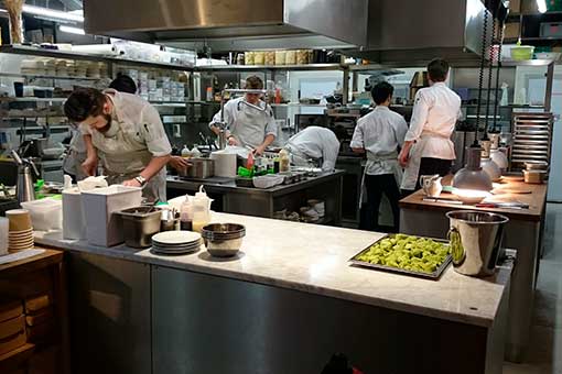 AutoGas_GLP's tweet photo. Descubre las soluciones que ofrece el #GasdeRepsol para el sector HORECA https://t.co/WZNf3Ck4Tv #Restaurante #ACS #Eficiencia #AireLibre https://t.co/NqDB7k52r9