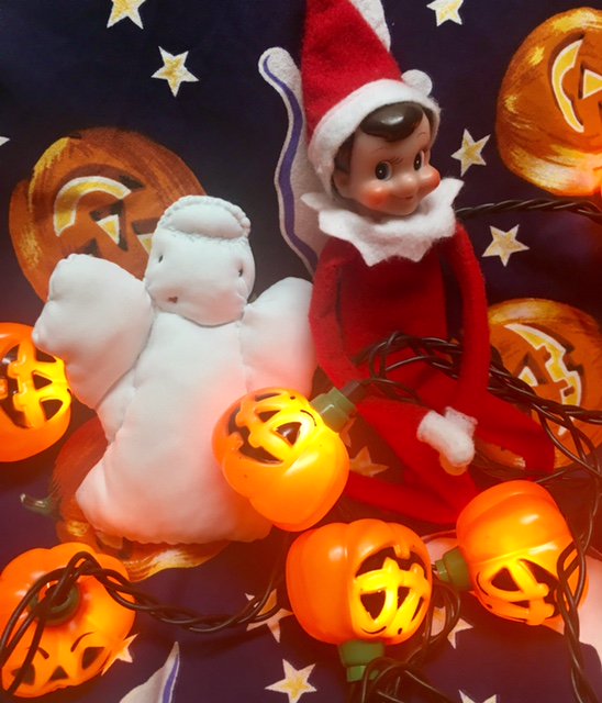 AlwaysAngelsKE's tweet photo. The #AlwaysAngels are ready for #Fall with our friend @elfontheshelf ! What's your favorite October activity? We ๐ ๐ carving! #ColoringBook https://t.co/D7764kiW9T