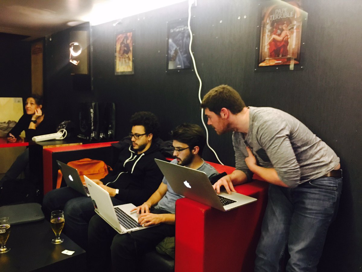 sii_ouest's tweet photo. #GameOfCode c'est parti avec @BrestJS @FinistDevs ... faites chauffer vos IA's !!! https://t.co/HI8TspUS14