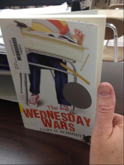 classminnie's tweet photo. Check in on Tuesdays to see what books the students in Mrs. Minniecheske's ELA class think are terrific. #tigertonproud #terrifictexttuesday https://t.co/MCb8bZ77vK