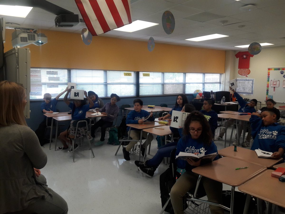 TamikaBartley's tweet image. Student engagement at its best in Ms. Fike&apos;s classroom with @plickers #TEAMHISD #techuse Go Cougars @CliftonPride