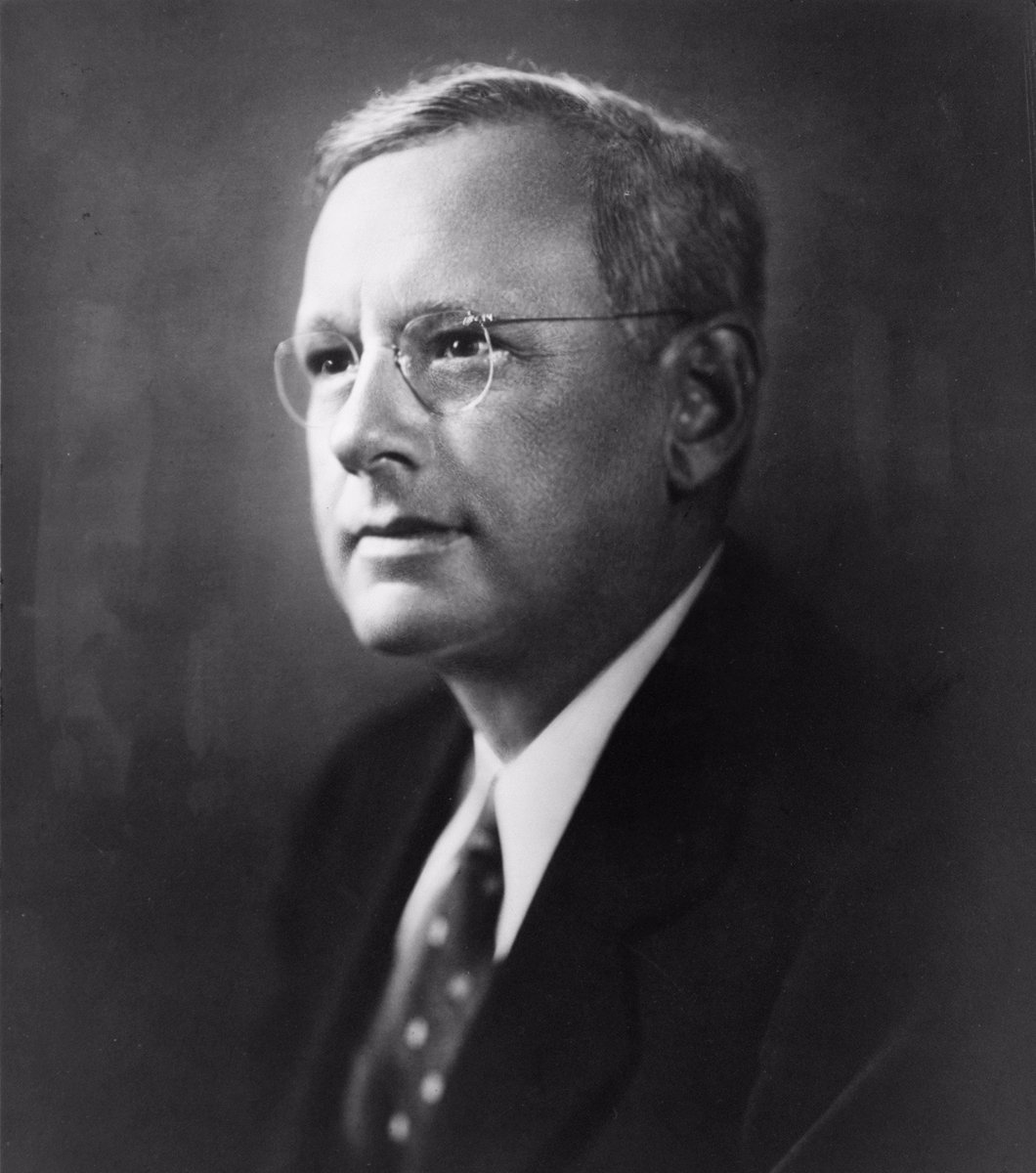 Who is this man?  And why should you care?
If you land on "How to #LieWithStats" at #data17, you can find out!
tcschedule.tableau.com/sessions/44897…