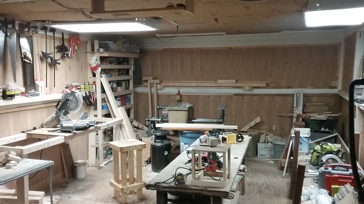HarrellWorkshop's tweet photo. My dad's workshop, and therefore my workshop until I get the new one up and running. https://t.co/8wSUiBGThS
