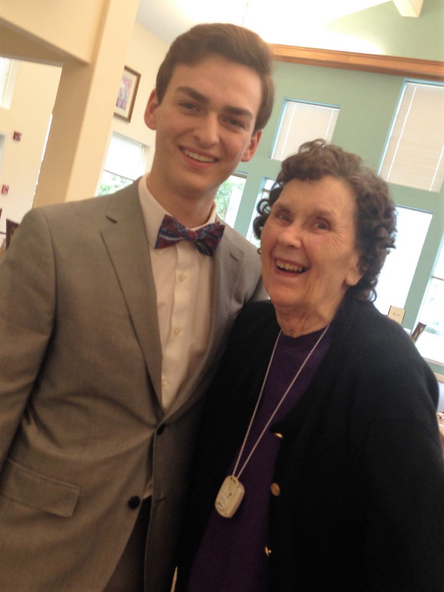 JulieOceanRidge's tweet photo. @OceanRidgeAlf Crooner Shamus Hanlin delights with tunes of yesteryear bringing smiles with every song #Frontierculture https://t.co/Coh1ZwAin8