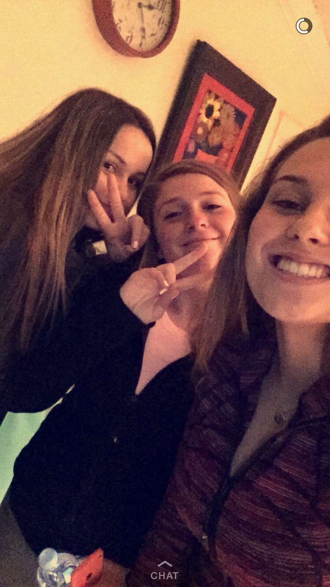 courtneylally_'s tweet photo. happy birthday carol💕thanks for being such an amazing friend ily &amp; imy party hard :))) https://t.co/QdU4ySl7A9