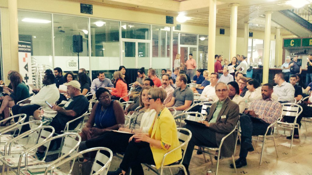 Ed_WalkerII's tweet photo. Disruptive Innovation is name of the game for the @OrlandoTech Meetup with @HealthInnovate_ #Orlandotech #OTW2017 #orlandotechweek https://t.co/FATs9lKoiq