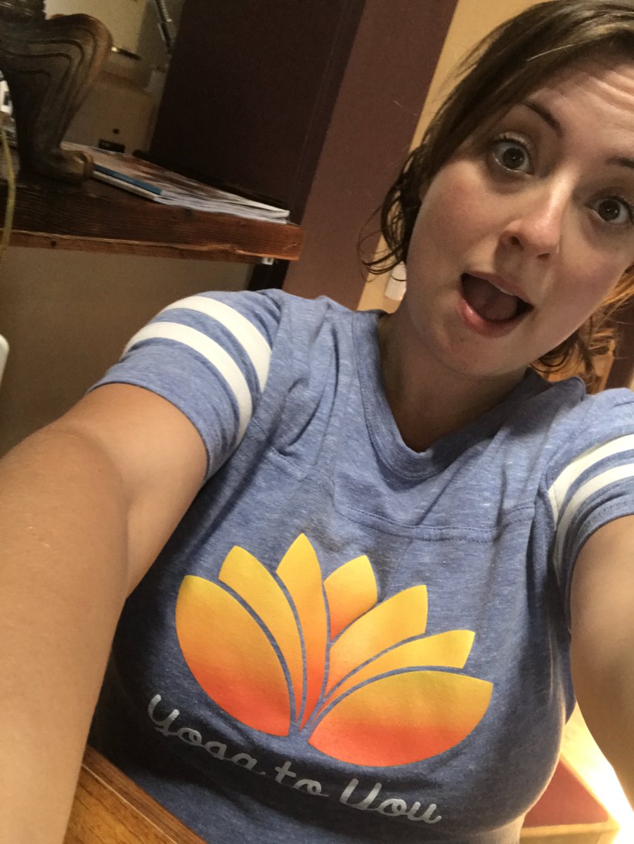 HiWheelWines's tweet photo. Whaaaat?! #FizzYasa on Saturday with @YogatoYouPDX and gear by @prAna ! And the T shirts, awesome! Register https://t.co/mn85JgVYBk https://t.co/dQ6H3DG4jg