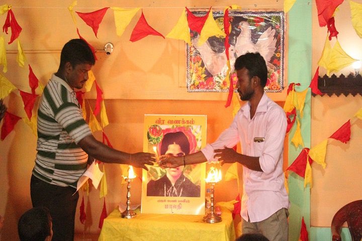 garikaalan's tweet image. Ex cadres commemorated 2nd Lept #Malathi in her home town of #Aandankulam #Mannar today; livelihood assistance were given for  eddy families