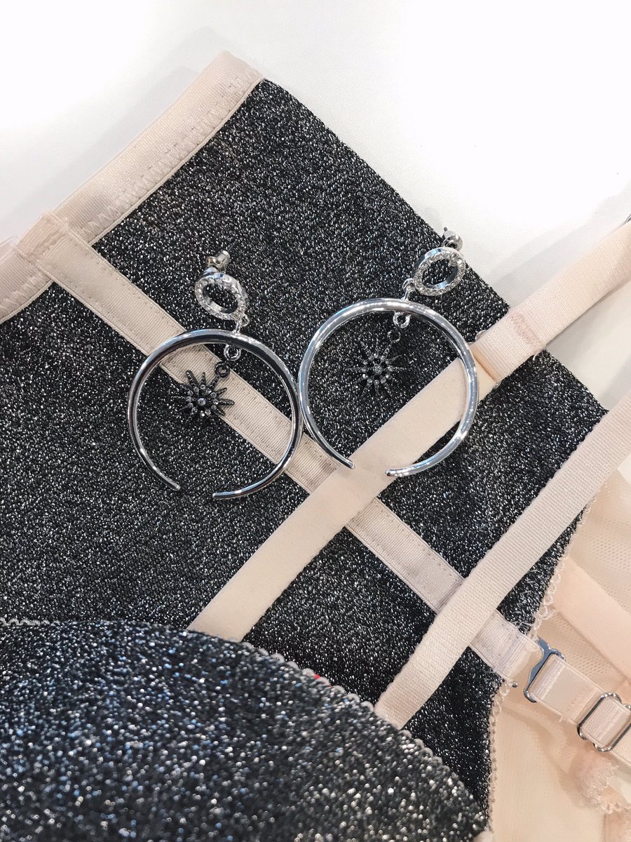 In love with the new jewellery!! ☑️ <a href="/Hunkemoller/">Hunkemöller</a> #hunkemoller