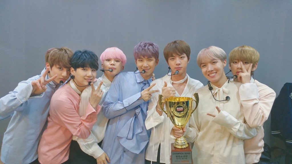 bbie_kim's tweet photo. 22 February 2017
#SpringDay1stWin on Show Champion
#BTS20thWin https://t.co/lpgeMgya7z