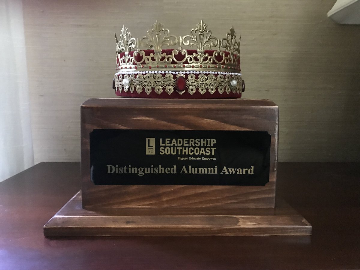 LeadershipSout1's tweet photo. Our NEW Distinguished Alumni trophy: a fun addition for an LSC tradition of recognizing leadership in our region! https://t.co/1MHy98MYuu