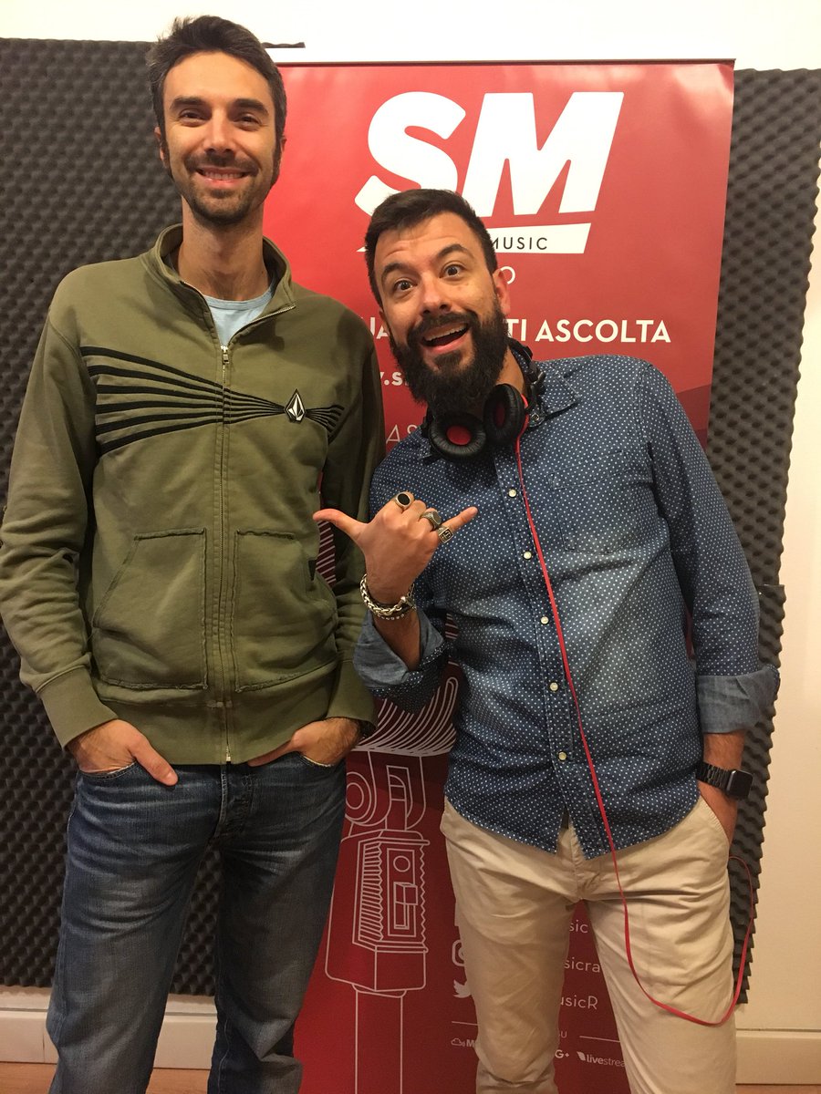 SilverMusicR's tweet photo. Alle 21 #OnAir #DrDivago con @Zioteo_2 e @B01Video si parlerà di.. scopritelo tra poco!
#SMradio #StreetRadio https://t.co/PbbIdAMYDq