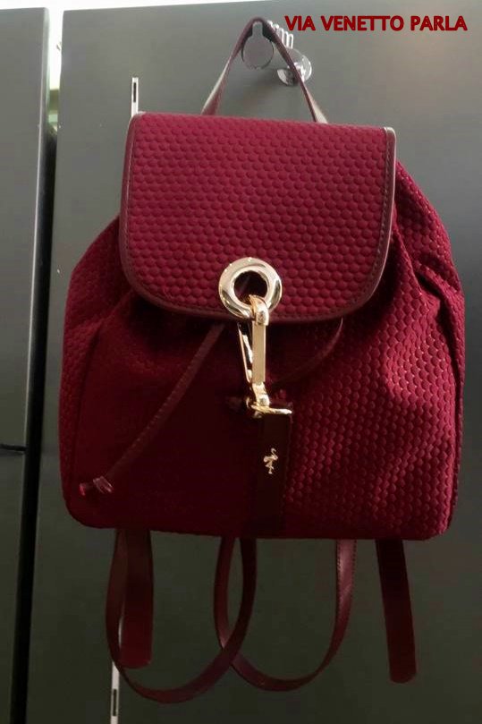 ViaVenettoParla's tweet photo. Que las #mochilas son las reinas ésta temporada no sabemos si os ha quedado claro, pero seguimos intentándolo!!! #Membur ;-) https://t.co/cjS9Ww6aIX