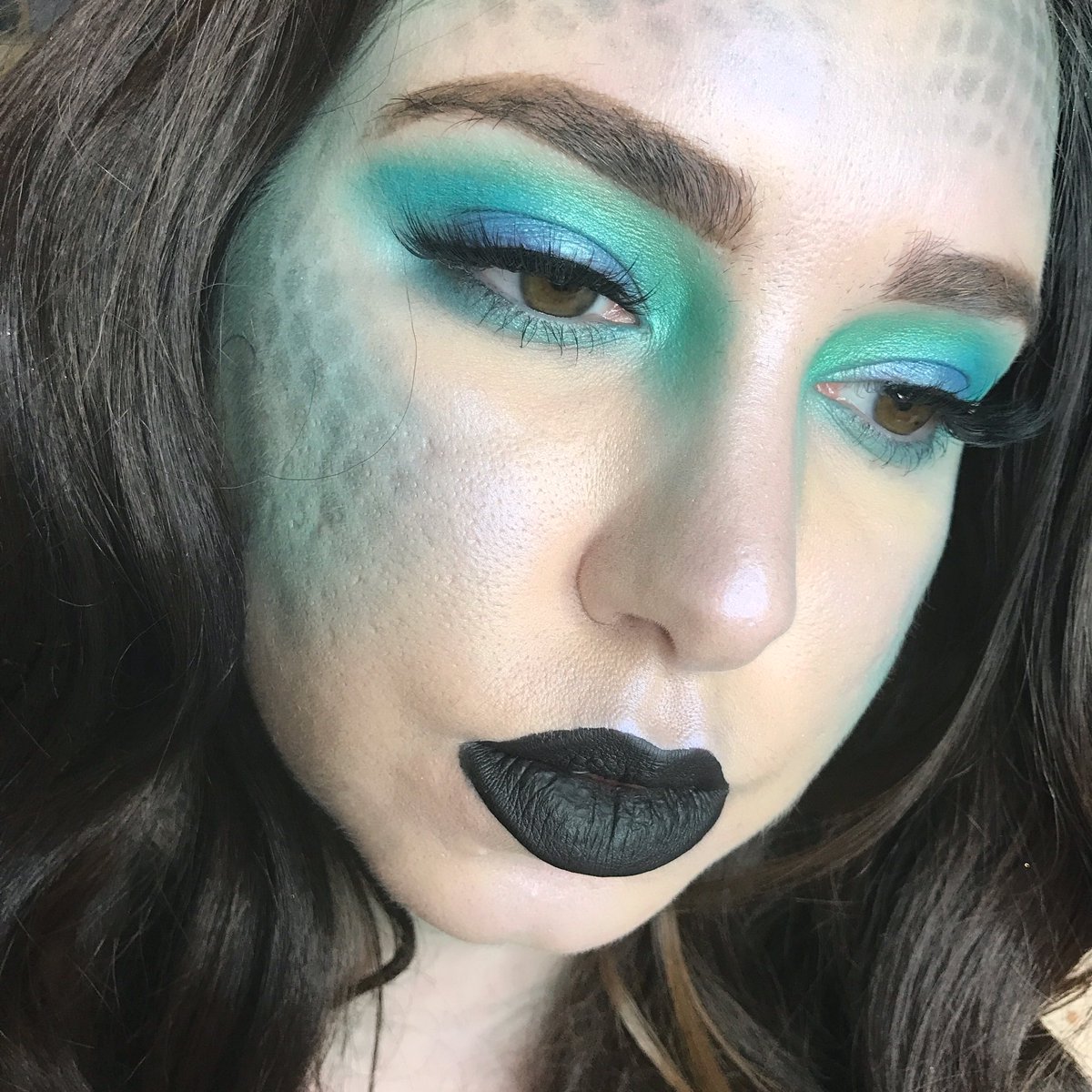 alexiamizell_'s tweet image. New Halloween tutorial! Who else loves mermaids? 🐠🐳🐟🐋🐬🐡 #mermaid #halloweentutorial youtu.be/lesiCoEzR1g