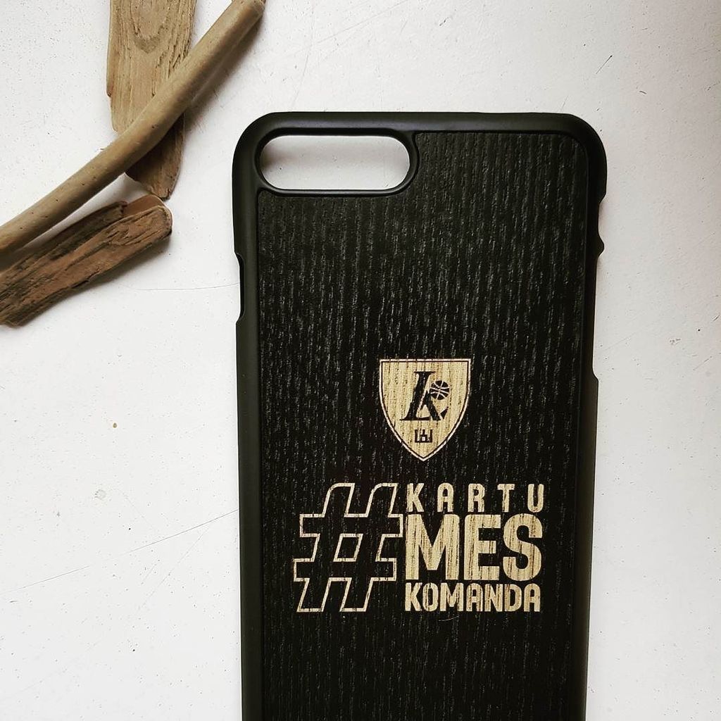 CraftedCover's tweet photo. Black wooden case for a fan of basketball is on the way 🤘 What is your dream team? #customcase #customizegift #woo… https://t.co/LGt8W81xDp https://t.co/duz6EZ1Hia