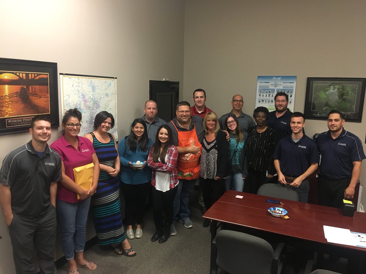 mica_kimberly's tweet photo. Celebrating our partner today for Q2 IVOC excellence! Sweetwater sets the standard! #HDFamily #IVOC #HDServices https://t.co/paevDfFCvj