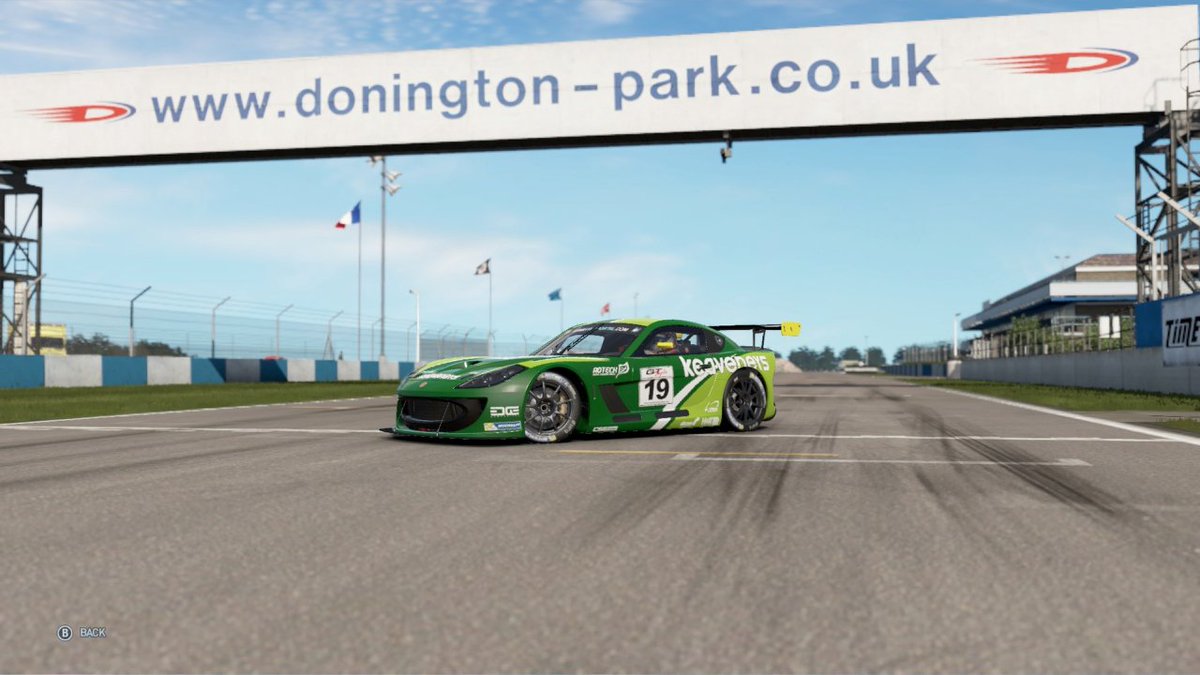 Well done guys all 6 members in top lobby good way to start the season of <a href="/TheReal_TORA/">TORA</a>  <a href="/GinettaCars/">Ginetta</a> supercup  👏👏<a href="/CorbeauSeatsUK/">Corbeau Seats UK</a>