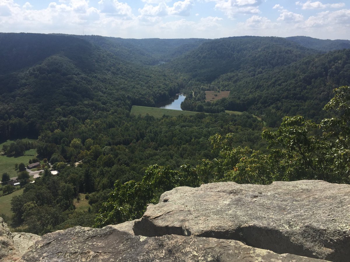 BluegrassScenes's tweet photo. The gorgeous view from the Pinnacles in Berea, Kentucky, by @Baker41074 https://t.co/QJkft5F2qS