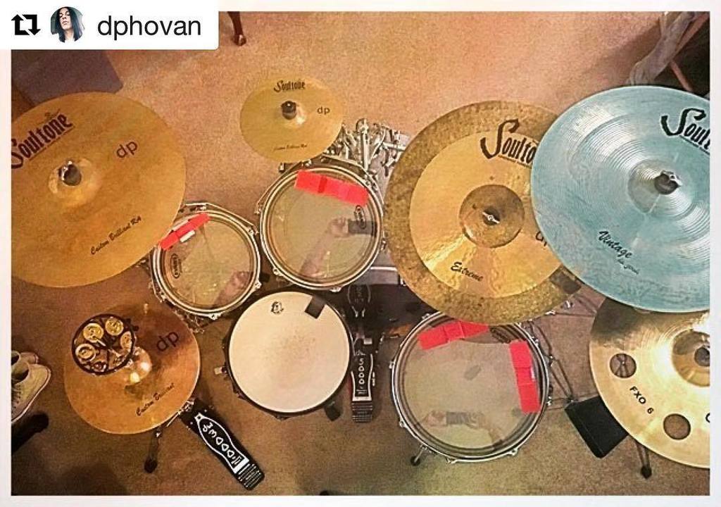 SoultoneCymbals's tweet photo. #setuptuesday
#soultonecymbals artist Doug Hovan @dphovan
#soultone #cymbals #drummerfam #drumlife #drummer #druโฆ https://t.co/jfp7CWvsER https://t.co/fb9ysLpxIw