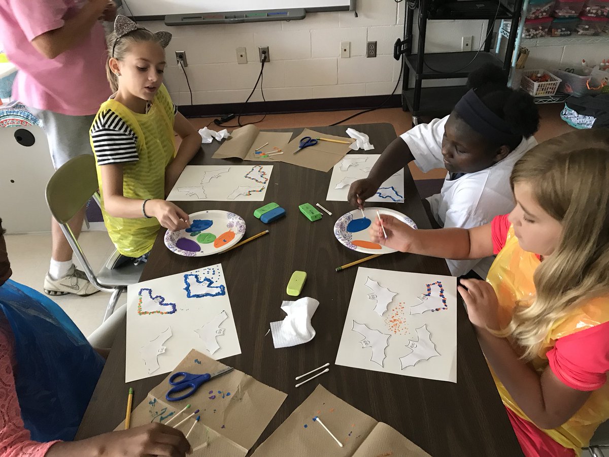 StormFrith's tweet photo. More fun in Art Club 🎨@RFESTigers https://t.co/gO7wJWd7kN