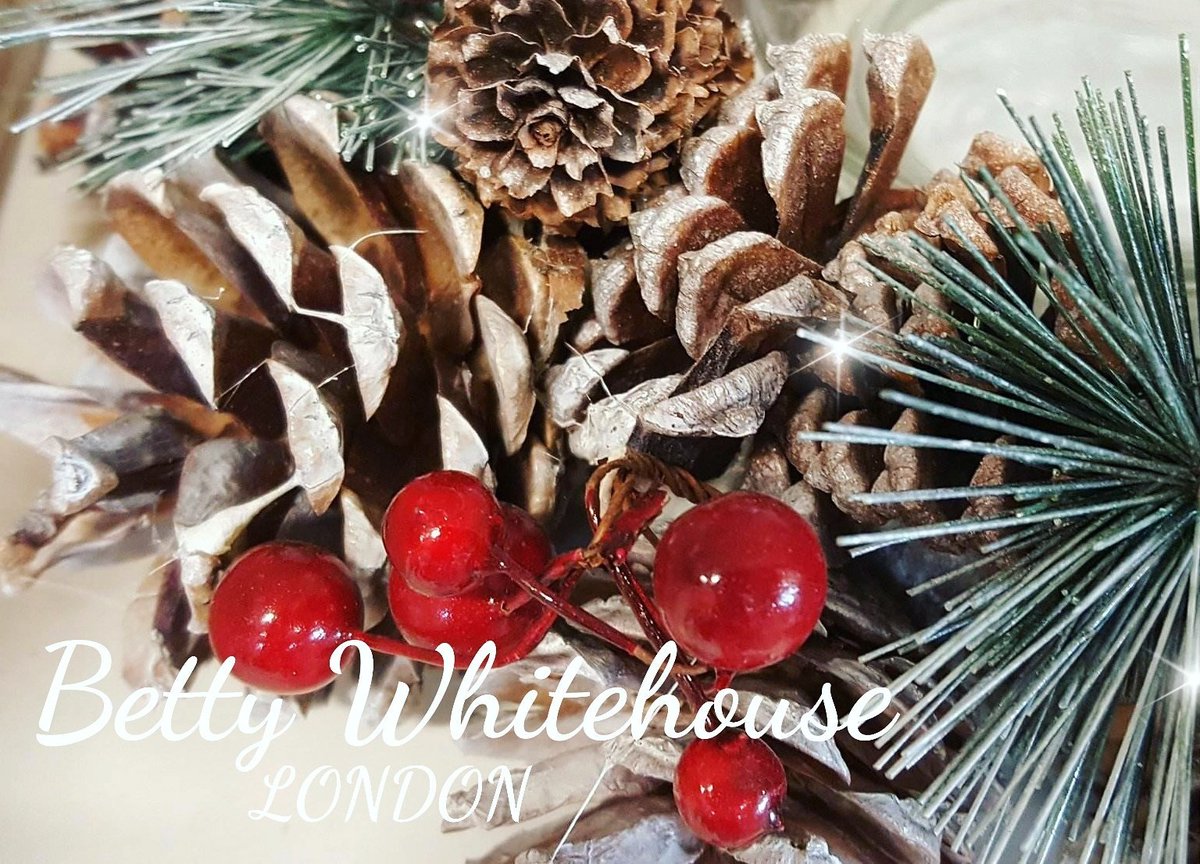 BettyWLondon's tweet photo. Christmas is coming at #BettyWhitehouse ... visit the website for this months fragrance of the month. #october #diffusers #retail https://t.co/nvN9zhNaPa